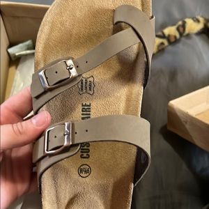 Cushionaire brand new sandals
